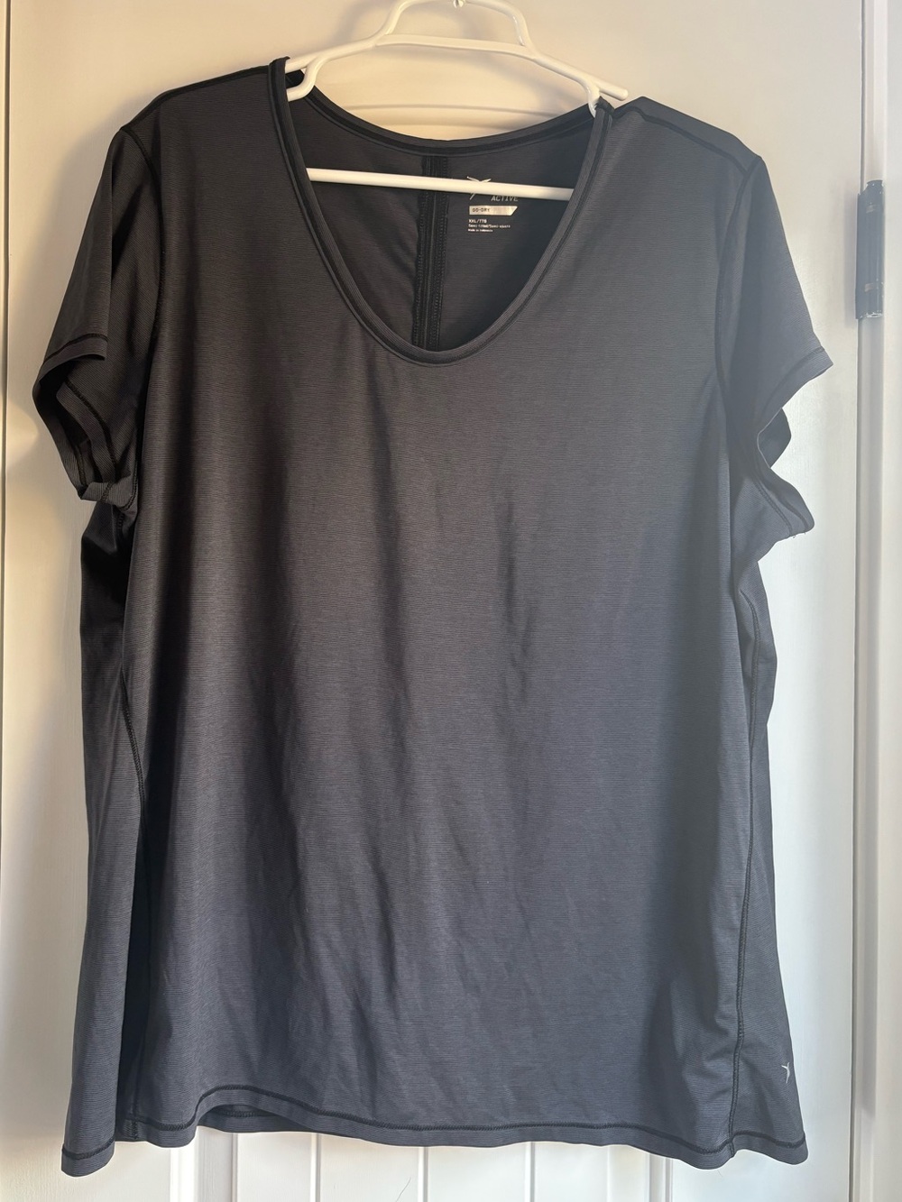 Old Navy Women’s Black Short-Sleeve Performance Top